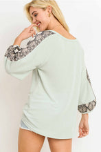 Load image into Gallery viewer, Mint Snake Print Top