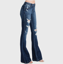 Load image into Gallery viewer, Petra153 Distressed Mid Rise Stretch Flare
