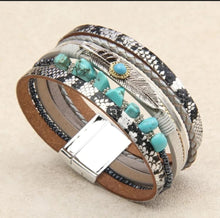 Load image into Gallery viewer, Turquoise &amp; Bead Decor Layered Bracelet