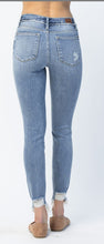 Load image into Gallery viewer, Judy Blue Mid Rise Skinny Fit 82408reg