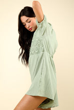 Load image into Gallery viewer, VERY J Lace Detail Puff Sleeve Romper with Pockets