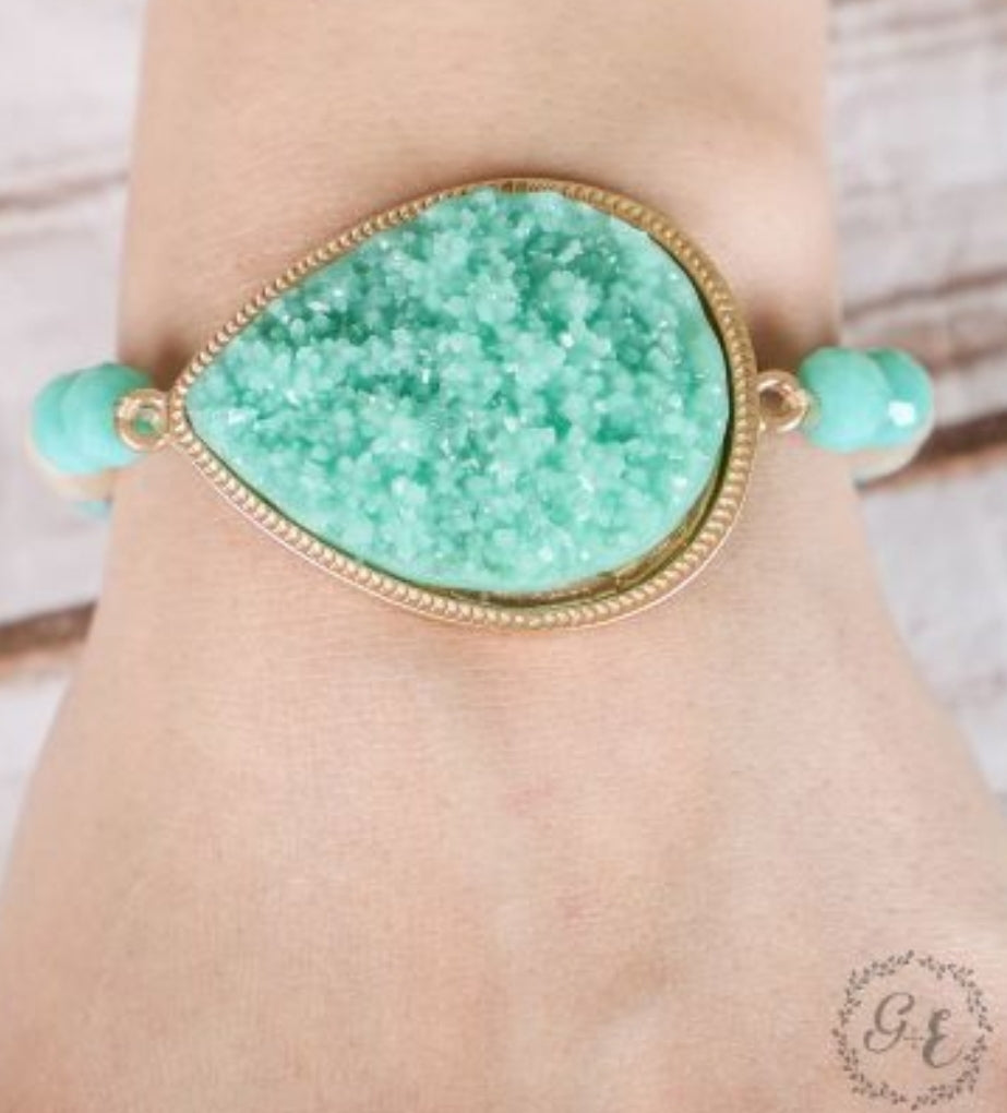 Mint Druzy Crystal Teardrop Pendant on Beaded Stretch Bracelet, Gold