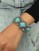 Load image into Gallery viewer, Turquoise Decor Vintage Bracelet